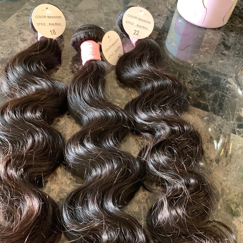I am selling These bundled never been worn, very nice hair.